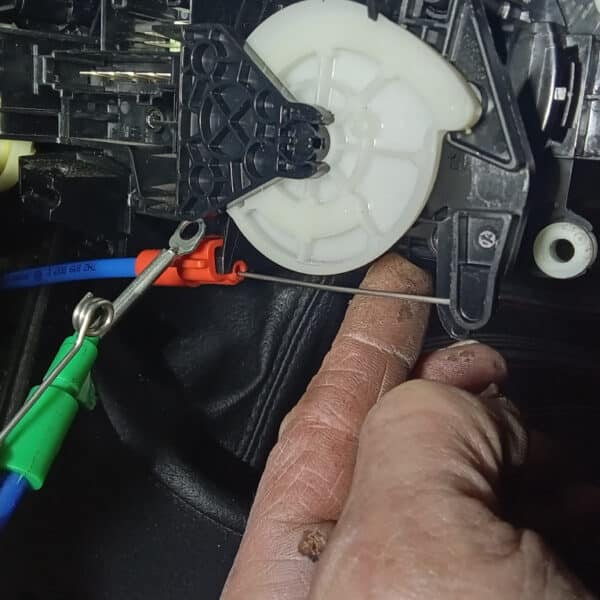 24.05.2025 2014 volkswagen transporter t30 tline 140 silver repairs (16)