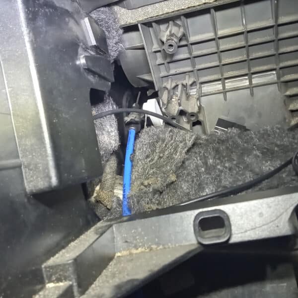 24.05.2025 2014 volkswagen transporter t30 tline 140 silver repairs (19)