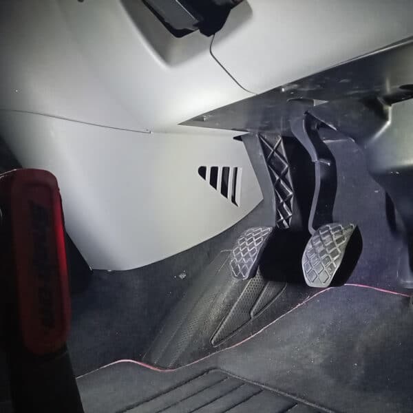 24.05.2025 2014 volkswagen transporter t30 tline 140 silver repairs (4)