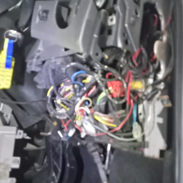 24.05.2025 2014 volkswagen transporter t30 tline 140 silver repairs (6)