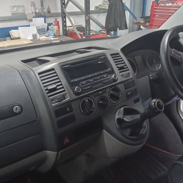 240425 2014 vw t5 heater cables and roof check (13)