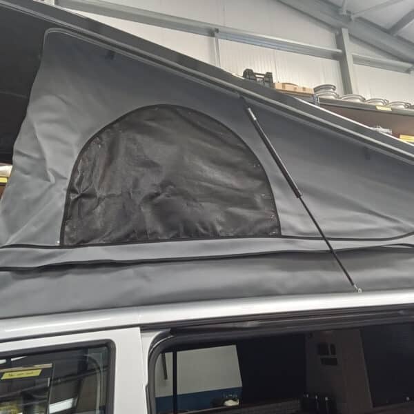 240425 2014 vw t5 heater cables and roof check (6)