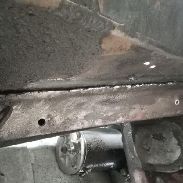 250425 1969 aston martin db6 volante final repair sections (9)