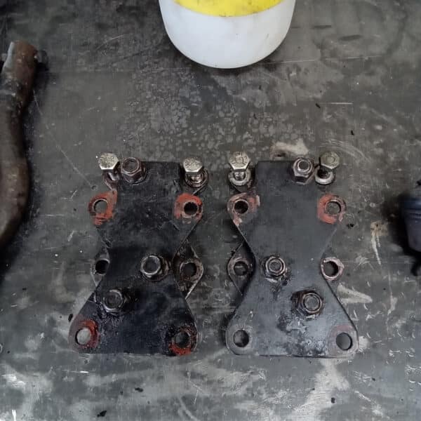 250425 1969 aston martin db6 volante steering rack and rear axle, parts prep and cleaning (22)