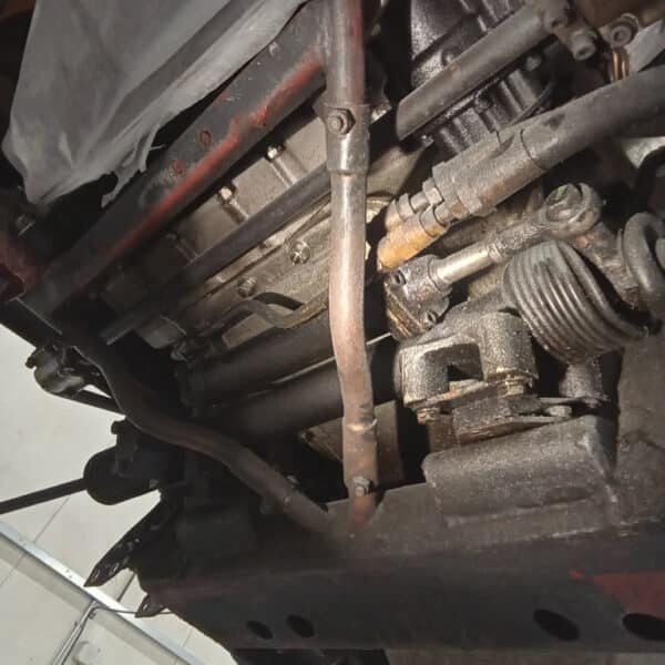 250425 1969 aston martin db6 volante steering rack and rear axle, parts prep and cleaning (35)