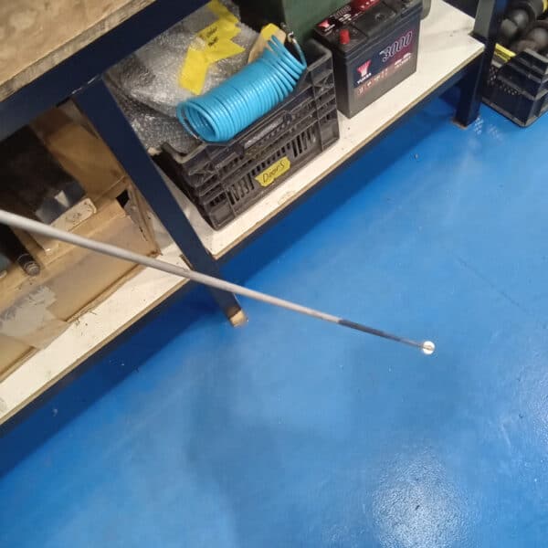 250425 1969 aston martin db6 volante steering rack and rear axle, parts prep and cleaning (38)