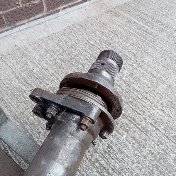 250425 1969 aston martin db6 volante steering rack and rear axle, parts prep and cleaning (9)