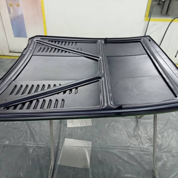 250425 1976 jensen intercetor bonnet prep and paint (4)