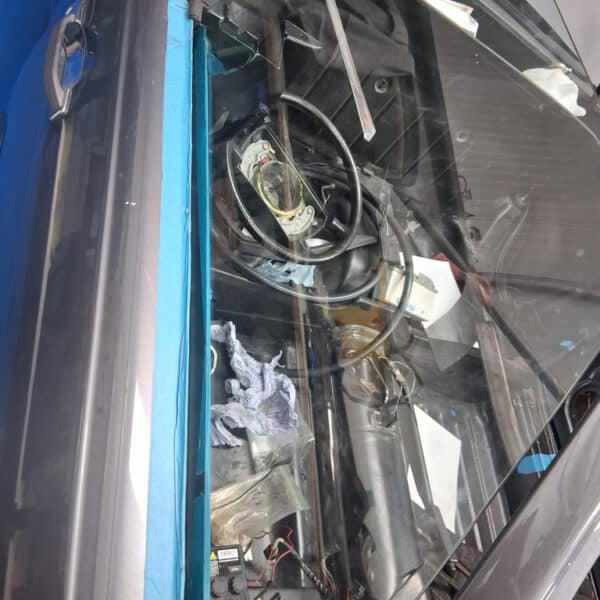 260425 mercedes 500sl window build up 04