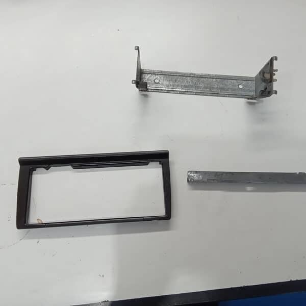 29.04.2025 1978 mercedes 350sl red ashtray (3)