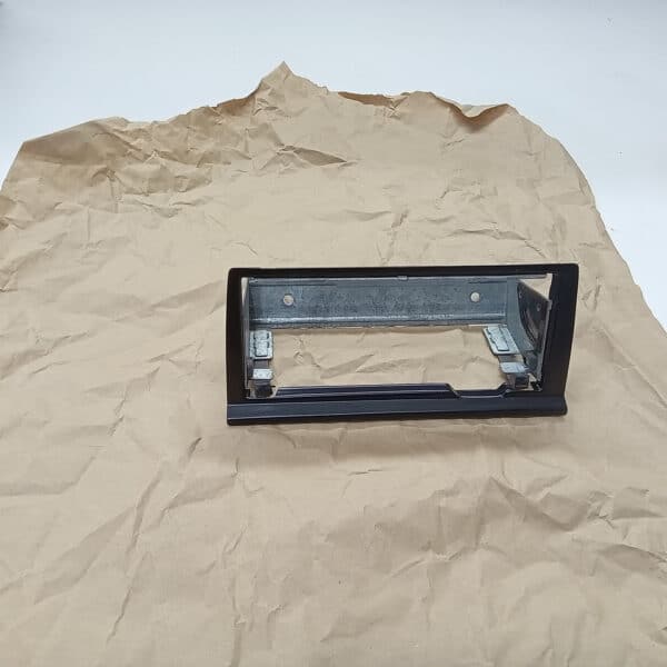29.04.2025 1978 mercedes 350sl red ashtray (4)