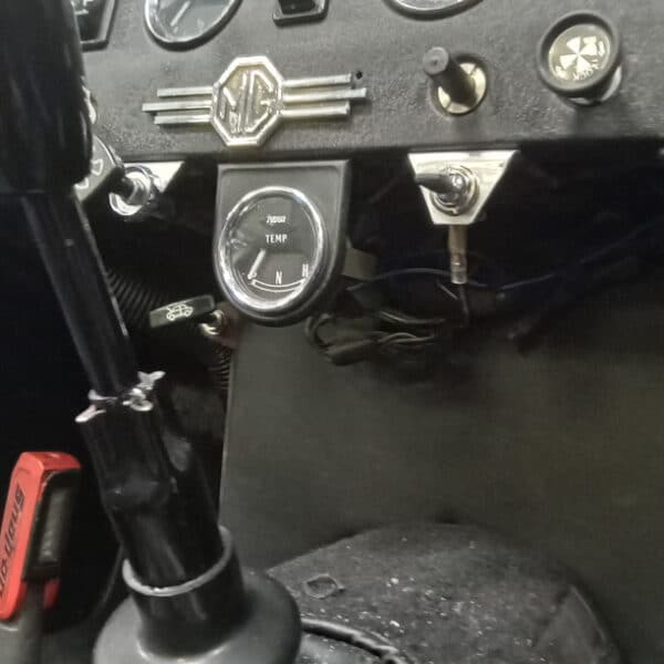 90425 1978 mg midget heater fan switch install (3)