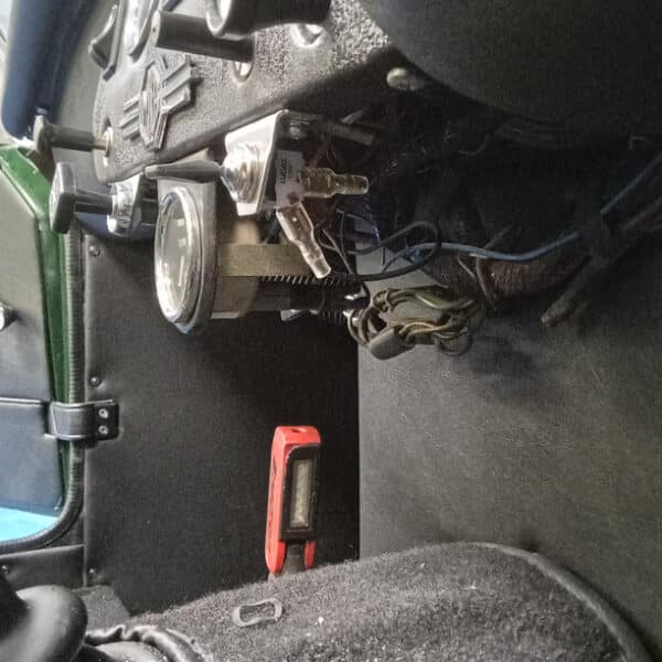 90425 1978 mg midget heater fan switch install (4)