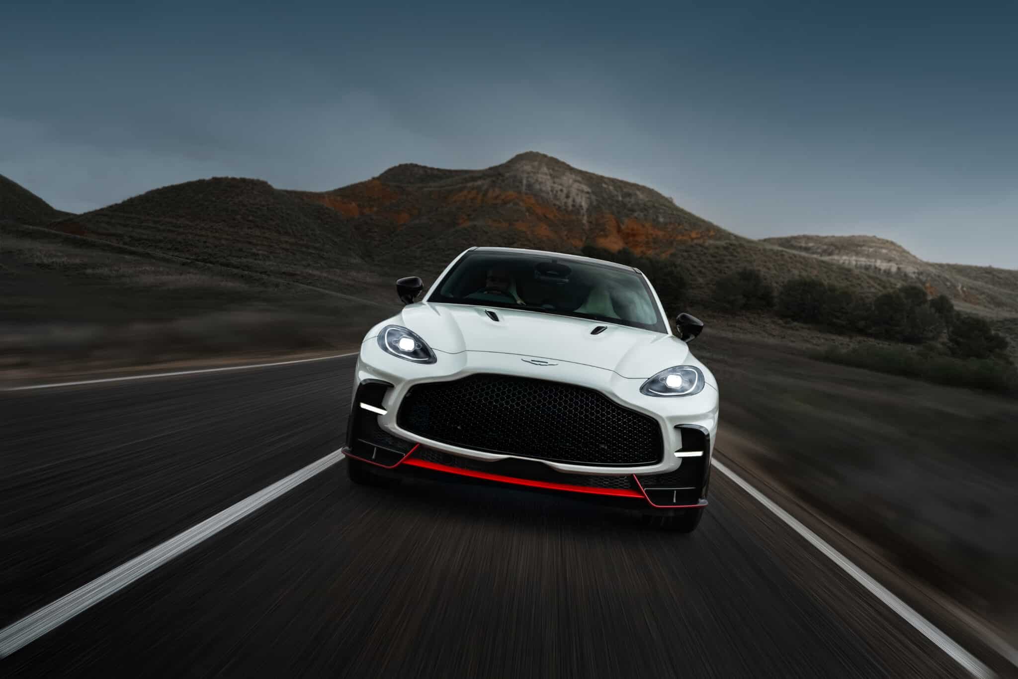 aston martin dbx s 2