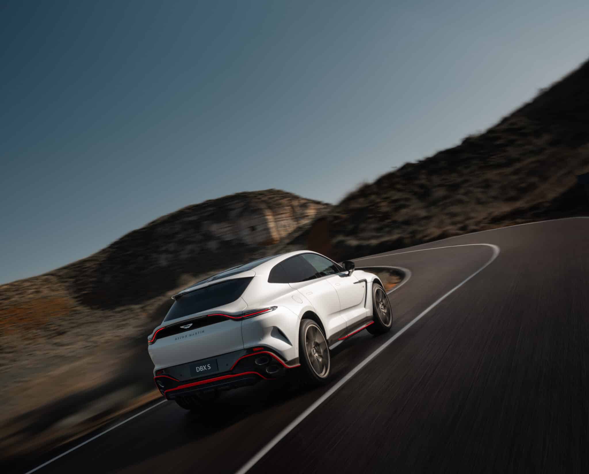 aston martin dbx s 3
