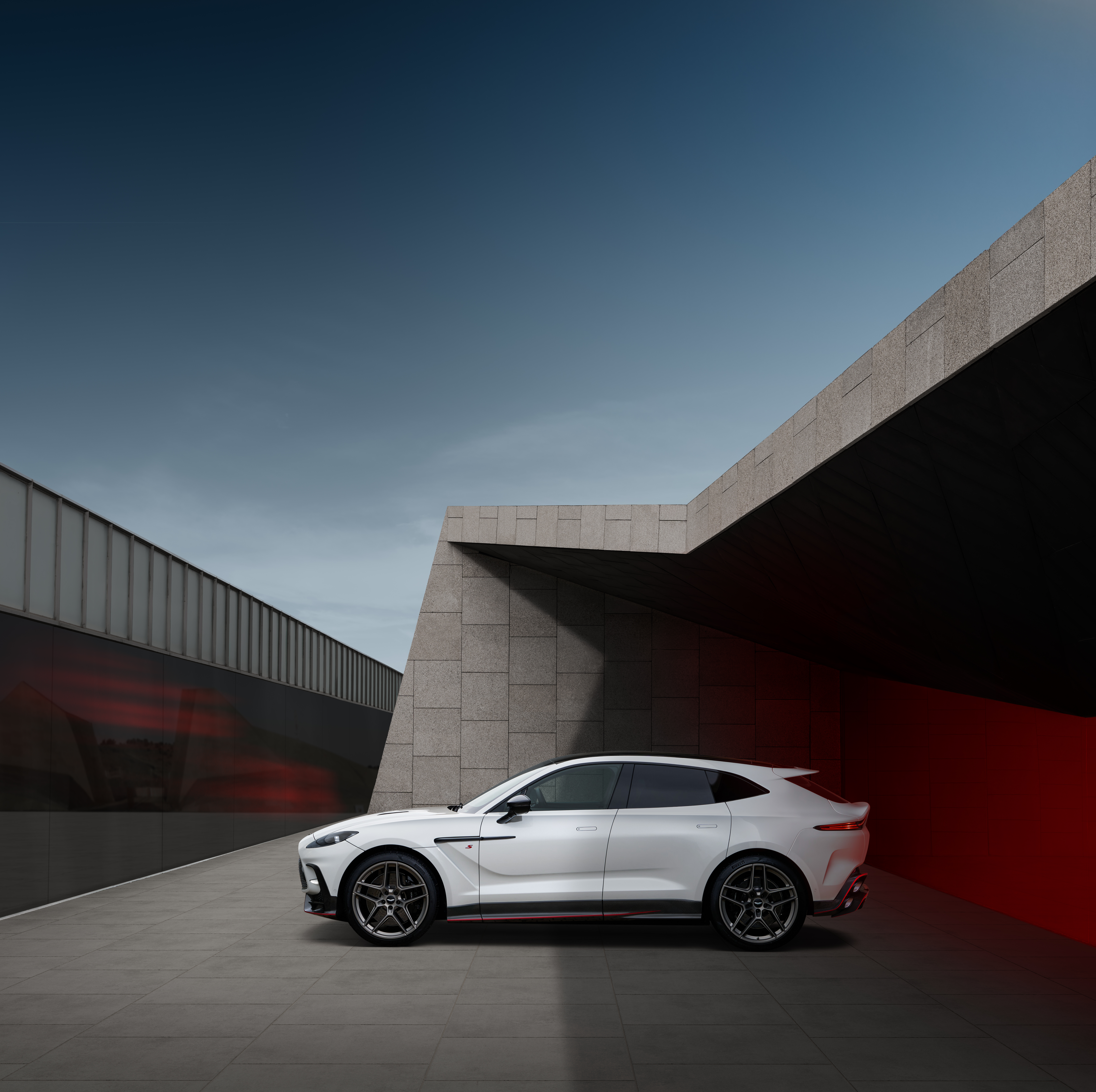 aston martin dbx s 5