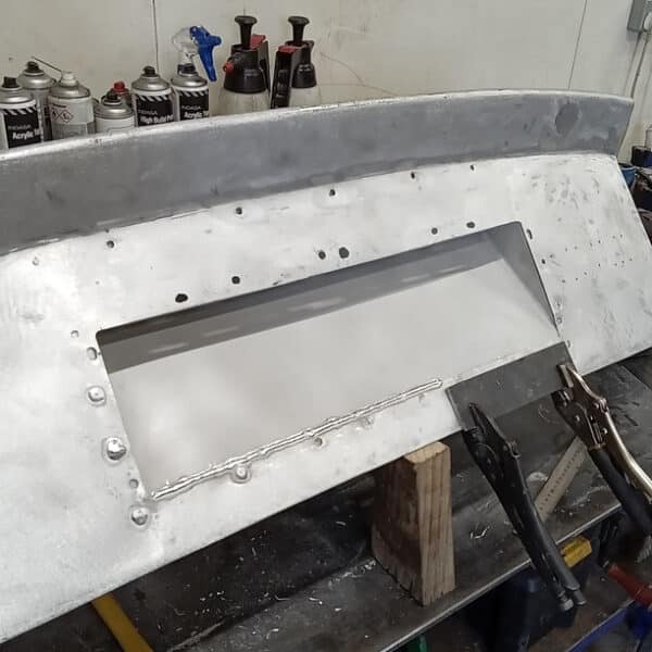 01.05.2025 1969 aston martin db6 volante blue boot lid repairs (5)