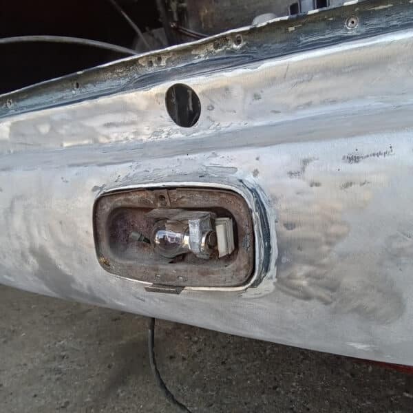 01.05.2025 1969 aston martin db6 volante blue boot lid repairs (8)