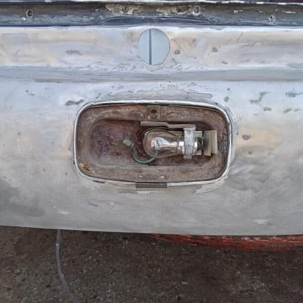 01.05.2025 1969 aston martin db6 volante blue boot lid repairs (23)