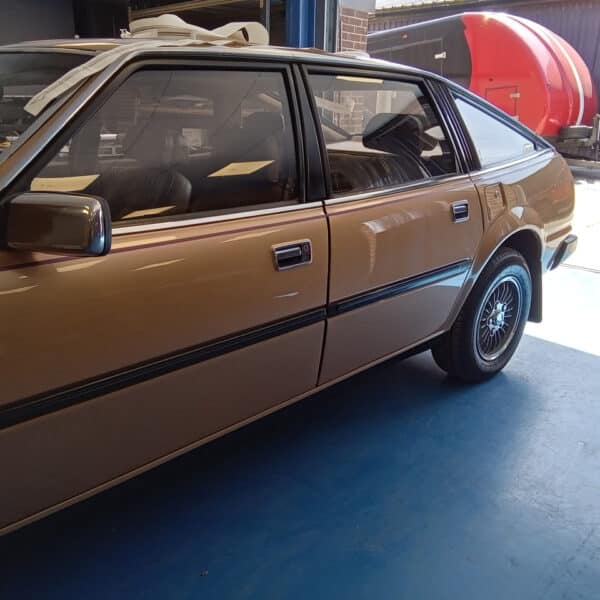 01.05.2025 1981 rover 3500 vanden plas pinstripe (5)