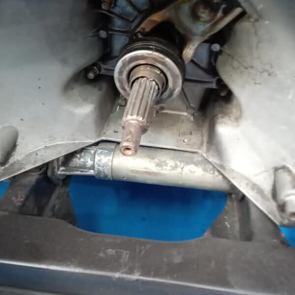 01.05.2025 1987 maserati biturbo red engine prep (8)