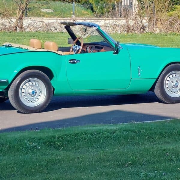 040425 triumph spitfire and jaguar e type in france (2)