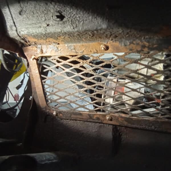 06.05.2025 1969 aston martin db6 volante blue prep underside and seal (20)