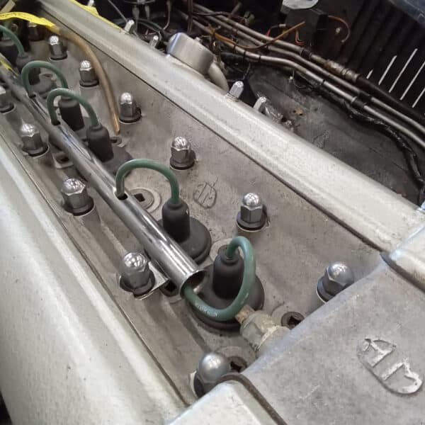 06.05.2025 1969 aston martin db6 volante blue prep underside and seal (25)