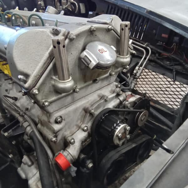 06.05.2025 1969 aston martin db6 volante blue prep underside and seal (27)