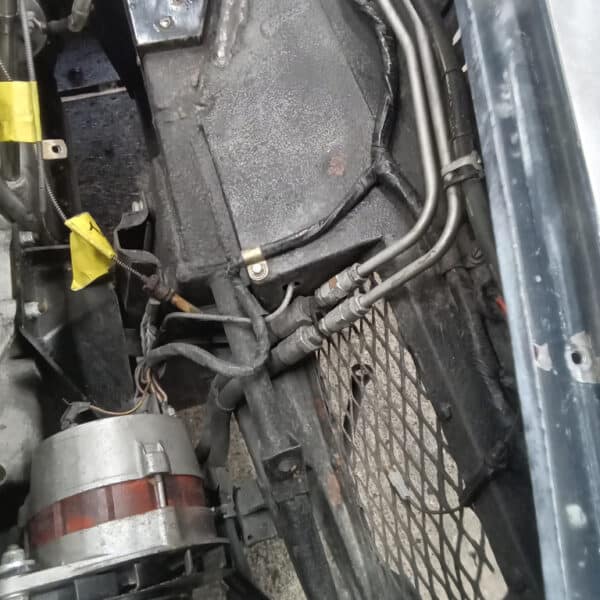 06.05.2025 1969 aston martin db6 volante blue prep underside and seal (28)