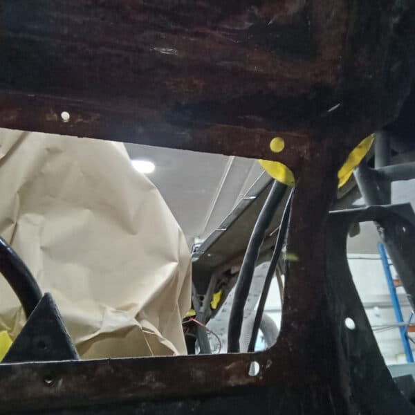 06.05.2025 1969 aston martin db6 volante blue prep underside and seal (43)