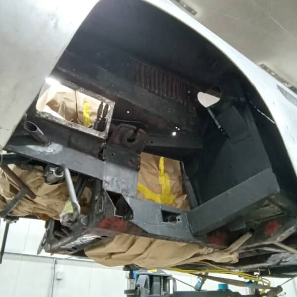 06.05.2025 1969 aston martin db6 volante blue prep underside and seal (55)