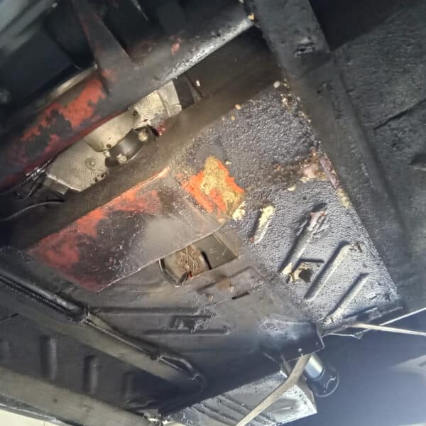 06.05.2025 1969 aston martin db6 volante blue prep underside and seal (6)