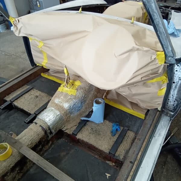 06.05.2025 1969 aston martin db6 volante blue prep underside and seal (64)