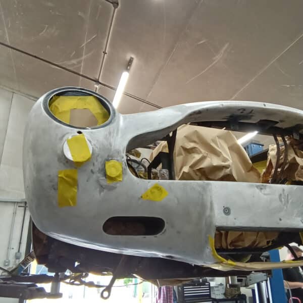 06.05.2025 1969 aston martin db6 volante blue prep underside and seal (70)