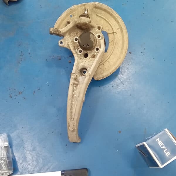 06.05.2025 2002 ford thunderbird black front suspension (11)
