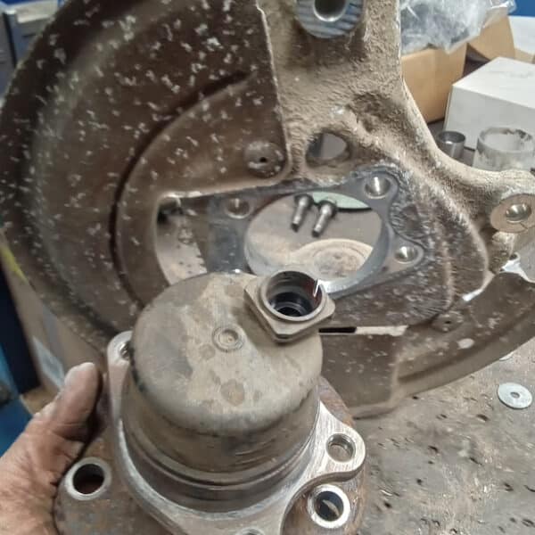 06.05.2025 2002 ford thunderbird black front suspension (13)