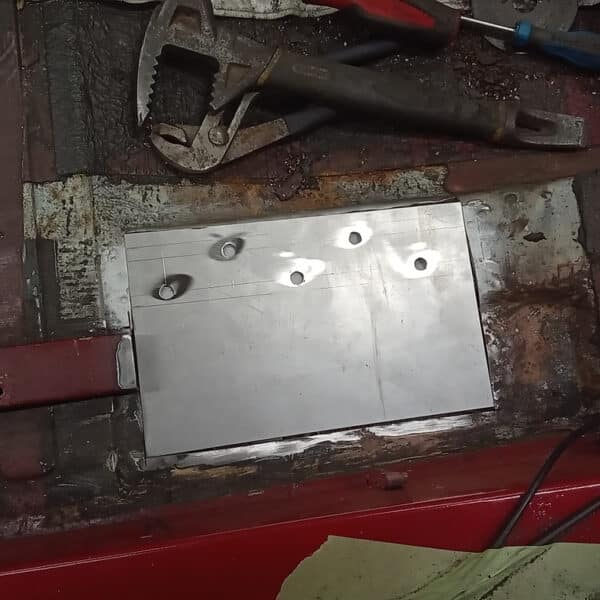 070525 1977 alfa romeo 2000 spider floor repair 03