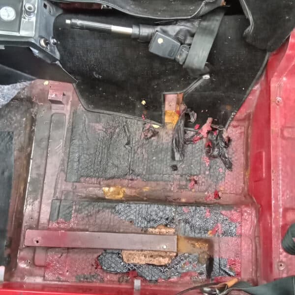 070525 1977 alfa romeo 2000 spider floor repair 09