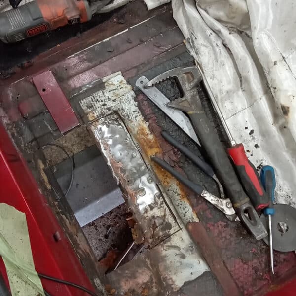 070525 1977 alfa romeo 2000 spider floor repair 14