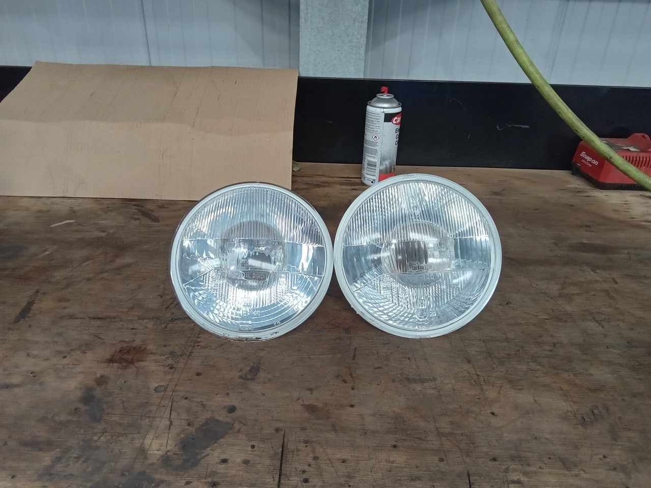 070525 1977 alfa romeo 2000 spider lights 01