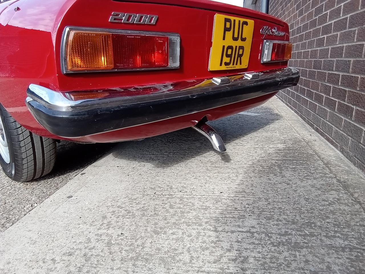 070525 1977 alfa romeo 2000 spider rear bumper refit 02