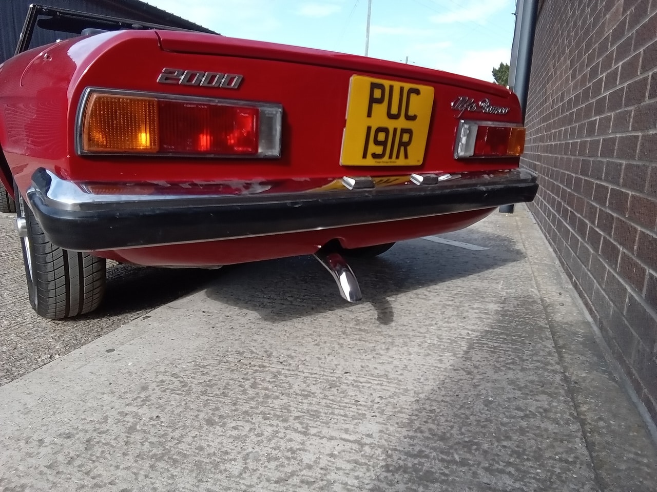 070525 1977 alfa romeo 2000 spider rear bumper refit 03