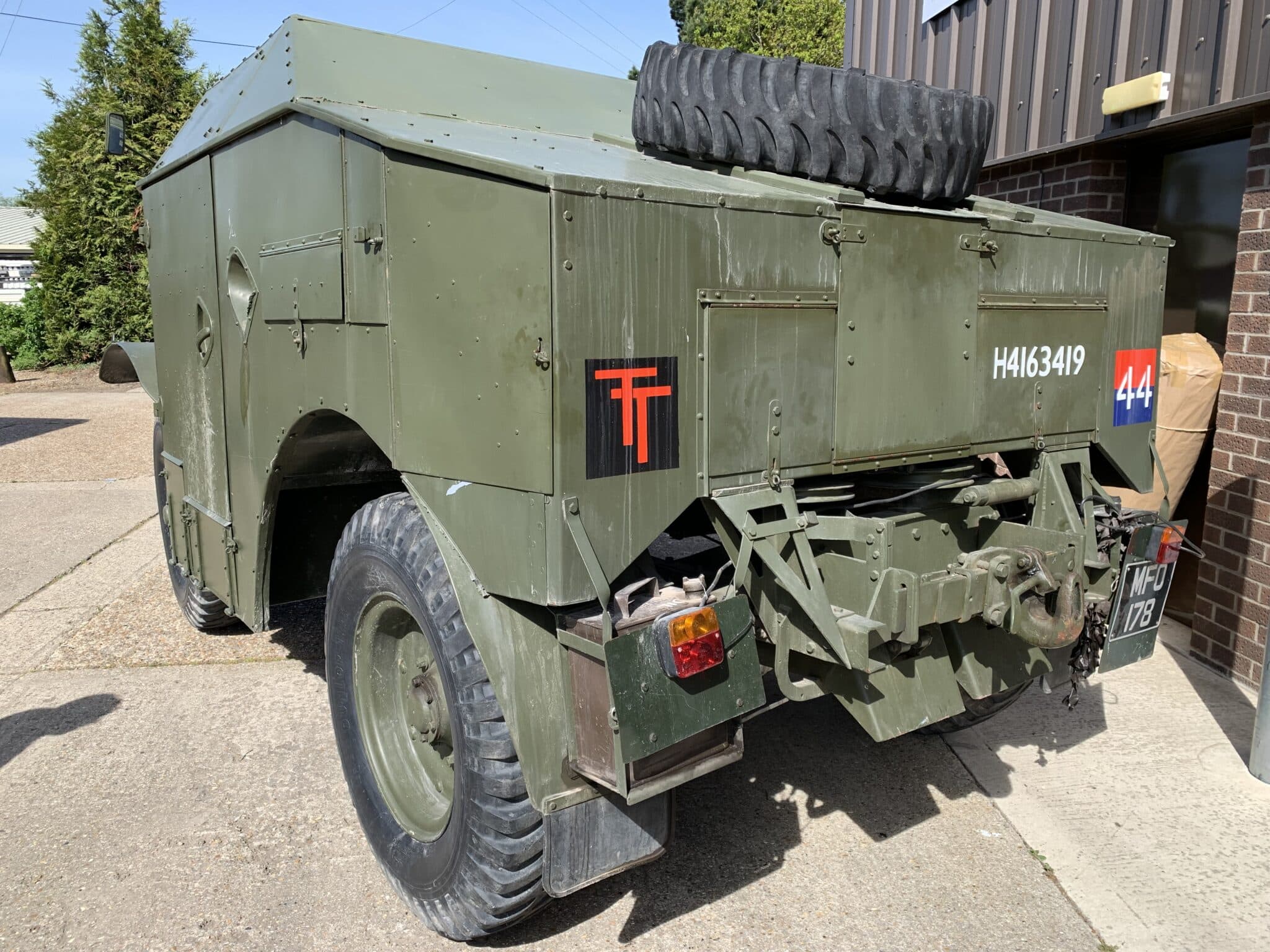 090522 1940 morris c8 gun tractor arriving (15)