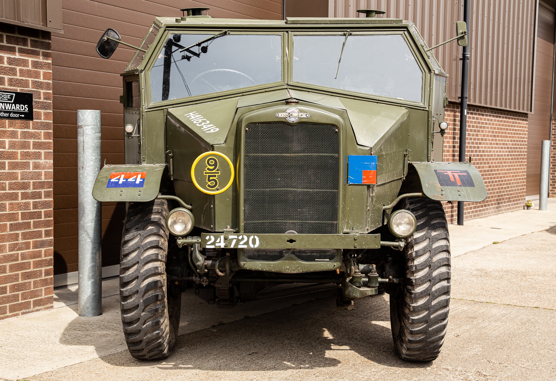 090522 1940 morris gun tractor 2
