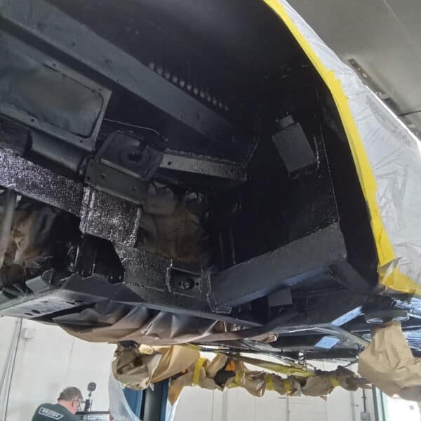 13.05.2025 1969 Aston Martin DB6 Volante Blue undersealing 13