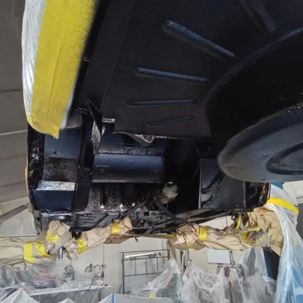 13.05.2025 1969 Aston Martin DB6 Volante Blue undersealing 17
