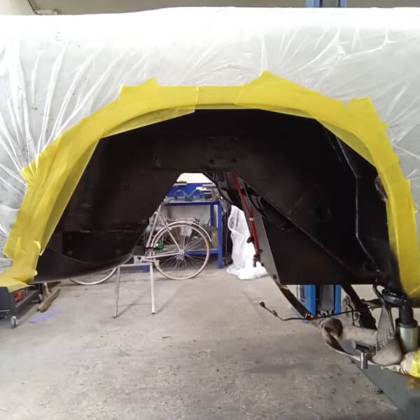 13.05.2025 1969 Aston Martin DB6 Volante Blue undersealing 27