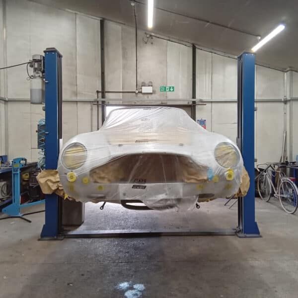 13.05.2025 1969 Aston Martin DB6 Volante Blue undersealing 31