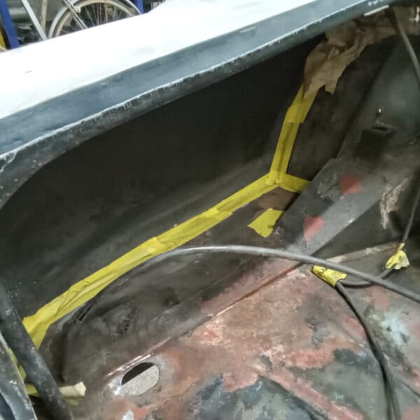 13.05.2025 1969 Aston Martin DB6 Volante Blue undersealing 38